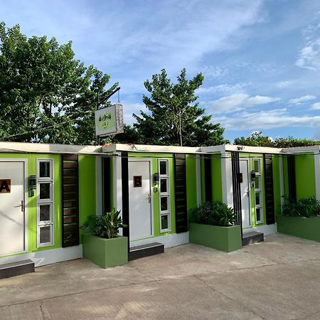J & J Homestay Coron Exteriör bild