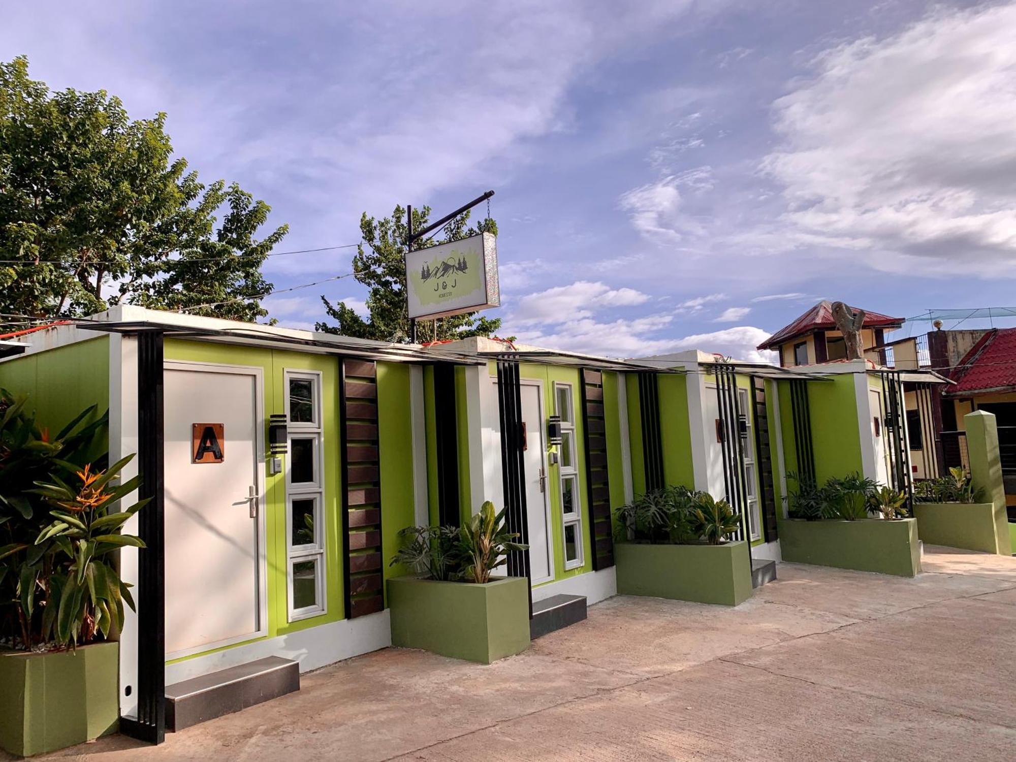 J & J Homestay Coron Exteriör bild